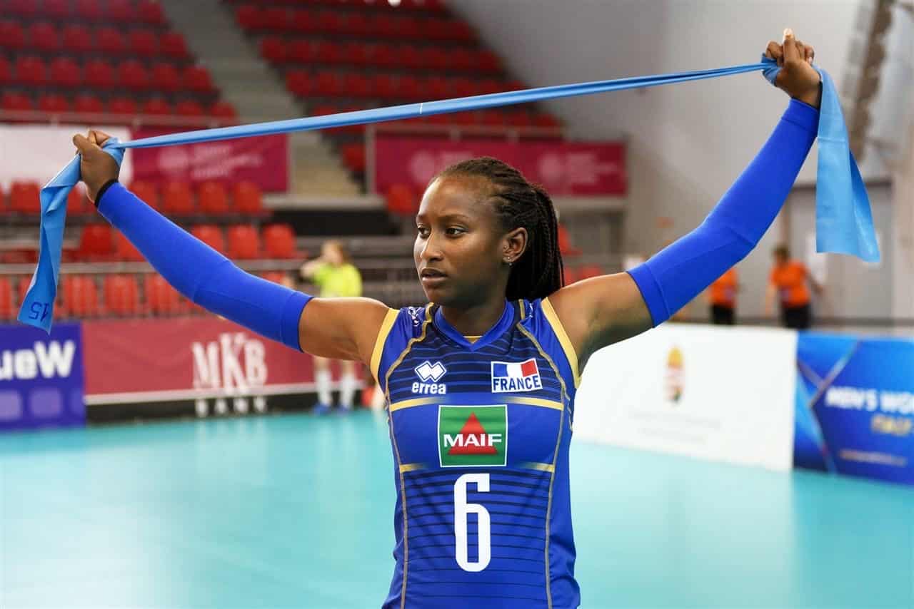 Témoignage de Odette Ndoye, photo portrait en noir et blanc.